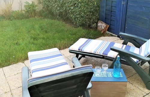 La Turballe House | Beachside Getaway: Cozy Home with Garden, Terrace, Near Downtown - La Turballe