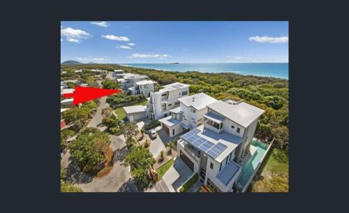 Twin Waters House | Beachside House in Sebel Resort