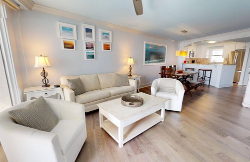 Sandestin Condo | Beachside II 4338 - modern beachfront condo with pool, resort tram + balcony