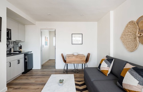 Townsite Condo | Beachside Queen Suite Steps from the Sand (203)