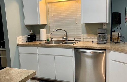 South Venice House | Beachy 3BR Retreat ~ Heated Pool & Fenced Yard ~ Pet Friendly! Star of Venice!