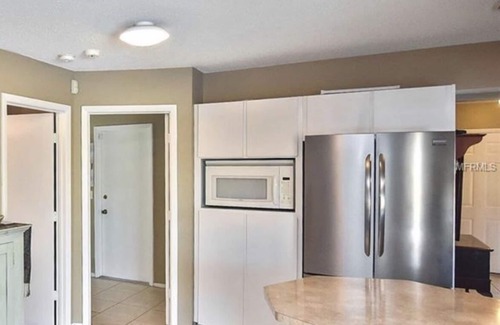 South Venice House | Beachy 3BR Retreat ~ Heated Pool & Fenced Yard ~ Pet Friendly! Star of Venice!