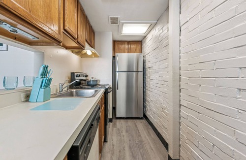 Old North Columbus Apartment | Beachy Campus Rental- Steps from THE OHIO STATE Stadium
