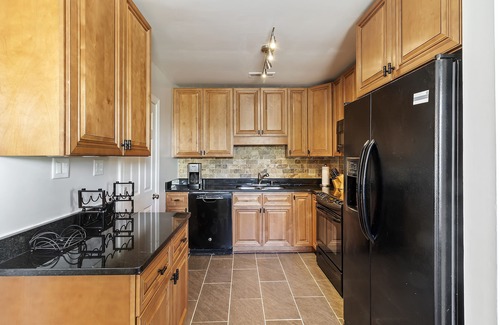 Isle of Palms House | Beachy Isle of Palms Bungalow in A+ Condition!