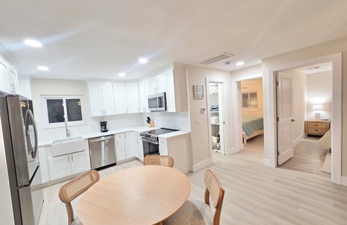 Indian Rocks Beach Cottage | Beachy Keen Cottage B! Just Steps from Indian Rocks Beach!