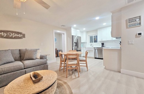 Indian Rocks Beach Cottage | Beachy Keen Cottage B! Just Steps from Indian Rocks Beach!