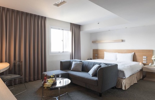 Xitun District Hotel | Beacon Hotel