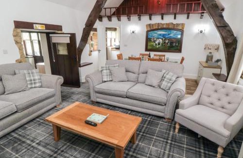 Burniston House | Beaconsfield Cottage