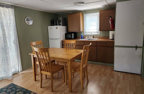 Solon Springs Cottage | Bear Cottage: Northwoods Comfort in a Cozy Lakeside Nook