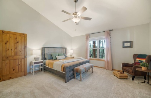 Forest Lakes House | Bear Hug Retreat! 3BD/3BA Tranquil Mt Home