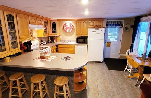 Colebrook Hotel | Bear Rock Suites