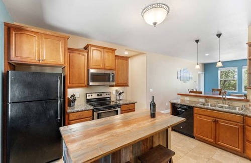 Mount Shasta House | Bearadise Lodge - Mount Shasta - Now with Air Conditioning!