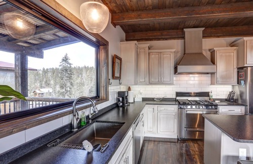 Lead House | Bearded Wonder | 4 Bed, 2 Bath