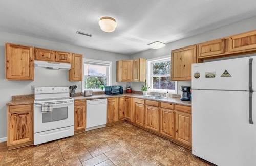 Knoxville House | Bearden Bungalow - 10 Min. to Downtown and West Knoxville