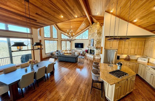 Mountain Air House | Bearfoot Retreat - Private Club Access