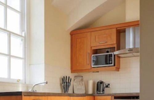 Liverpool Apartment | Beatles-Inspired Oasis near Penny lane/fee parking