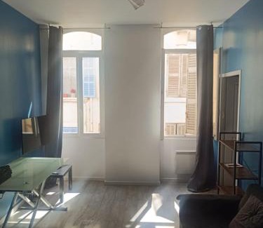 Noailles Apartment | Beau 2 pieces Vieux port de Marseille