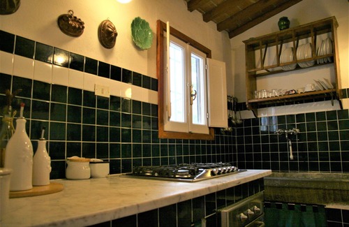 Giovi-Ponte Alla Chiassa Villa | Beautiful villa for 11 guests with WIFI, private pool, TV and patio, close to Arezzo