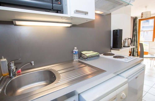 Saint-Jouan-des-Guerets Apartment | Beautiful apartment for 4 people with pool, WIFI, TV and terrace