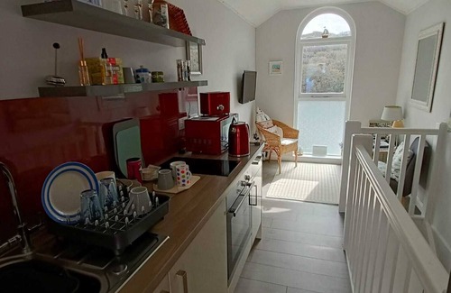 Truro Cottage | Beautiful 1-Bed Riversi Cottage Located in Malpas