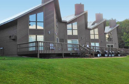 Phelps Apartment | Beautiful 1 bedroom unit at resort, sleeps 4