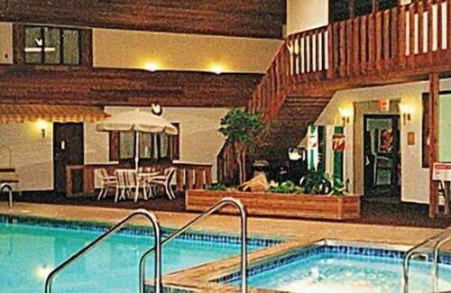 Phelps Apartment | Beautiful 1 bedroom unit at resort, sleeps 6