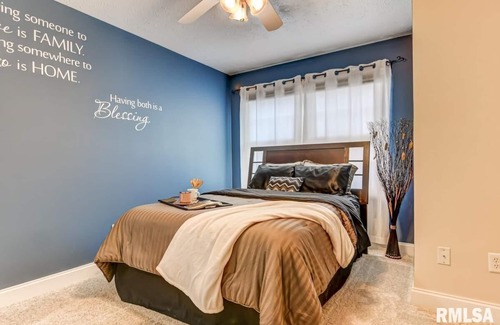 Springfield Condo | Beautiful 2 Bedroom, 2 Bath with Office Space on Springfield's west end