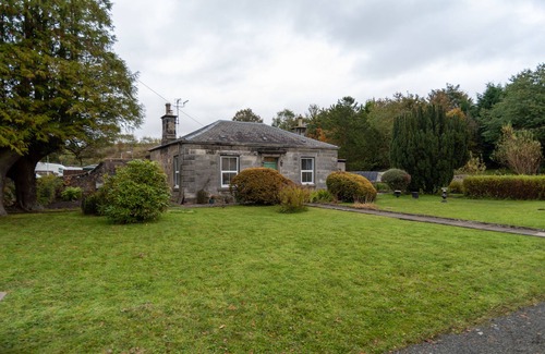 Glenrothes Cottage | Beautiful 200 year old Cottage near St Andrews