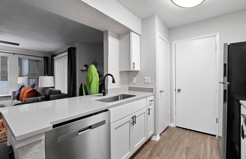 University Hills and Windsor Park Apartment | Beautiful 2BD/1BA in University Hills 9613