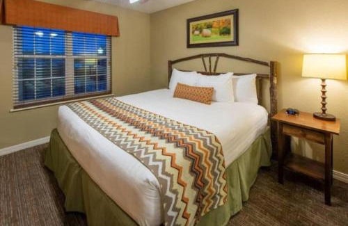 De Soto House | Beautiful 2BD condo in lakefront resort with lots of outdoor onsite activities