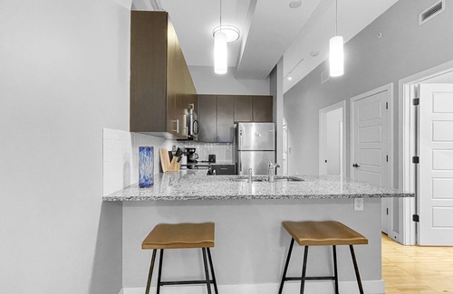 Downtown Des Moines Apartment | Beautiful 2BR/2BA in Bldg connected to Skywalk
