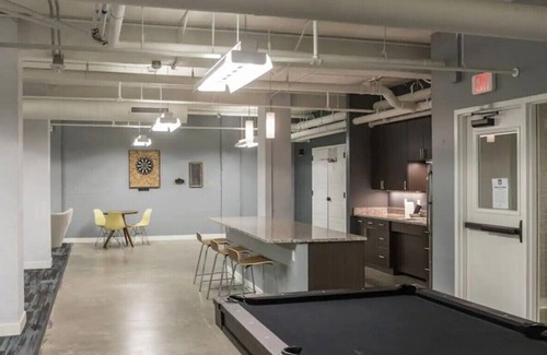 Downtown Des Moines Apartment | Beautiful 2BR/2BA in Bldg connected to Skywalk