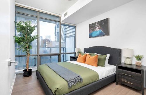 Bay Cloverhill Apartment | Beautiful 2BR 2BA w 4 Beds Near Yorkville Bloor