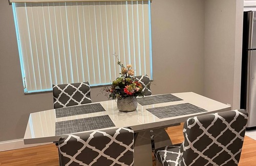 Trailer Estates Condo | Beautiful 2BR Condo! Pools~Free WiFi. Near IMG Academy~Beaches~AMI~Restaurants.