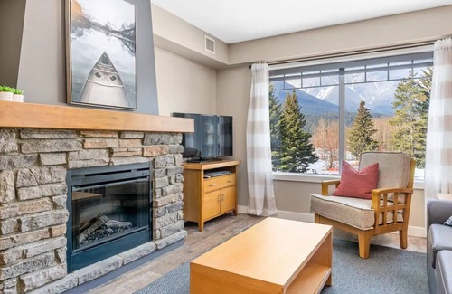 Copperstone Resort Condo | Beautiful 3-bed Canmore/Banff Mountainview Condo