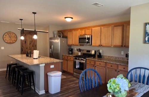 Loves Park House | Beautiful 3 bed 2 bath condo