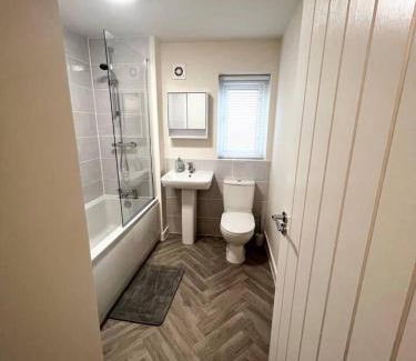 Bradford House | Beautiful 3-Bed House in Bradford
