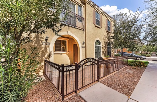 Power Ranch House | Beautiful 3 bedroom 2.5 bath townhome in heart of east Gilbert, community pool