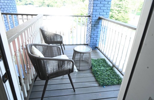 West End Apartment | Beautiful 3-bedroom apartment located close to downtown Atlanta