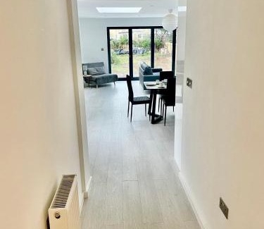 Cambridge Apartment | beautiful 3 bedroom apartment in cambridge sleeps 7