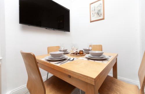 St. Johns Wood Apartment | Beautiful 3 Bedroom Flat In Scott Ellis Gardens