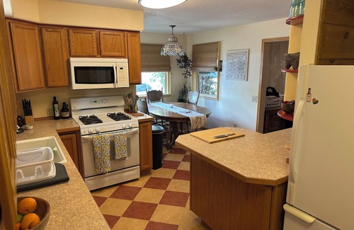 Redmond House | Beautiful 3-bedroom home in Redmond. Family friendly, walk to downtown!