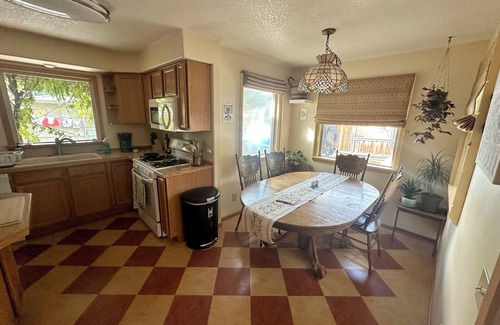 Redmond House | Beautiful 3-bedroom home in Redmond. Family friendly, walk to downtown!