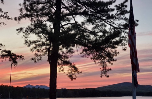 The Bays House | Beautiful 3 Bedroom Waterfront Home on New Hampshire's Lake Ossipee's Broad Bay