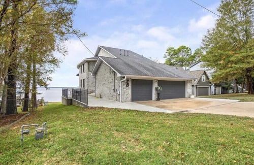 Onalaska House | Beautiful 3 Story Lake Front Home with boat lift!