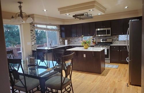 Lone Tree House | *Beautiful 3Bd/4bath Vacation Home- Minutes From Park Meadows!*