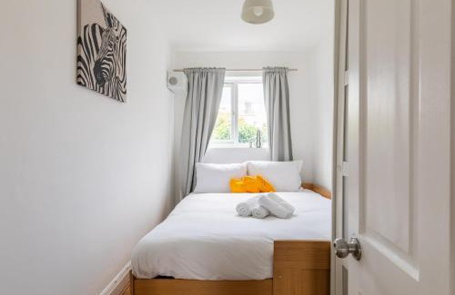 Parsons Green and Walham Apartment | Beautiful 3BD Home in the Heart of Fulham