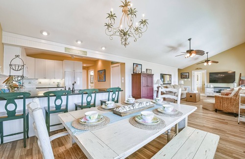 Bermuda Beach House | Beautiful 3rd row roomy Beach home with views, perfect for families and friends.