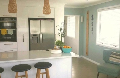 Mount Maunganui House | Beautiful 4 bedroom home with lagoon pool & spa. Nr Tay Street Beach, Maunganui