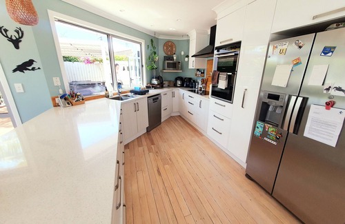 Mount Maunganui House | Beautiful 4 bedroom home with lagoon pool & spa. Nr Tay Street Beach, Maunganui